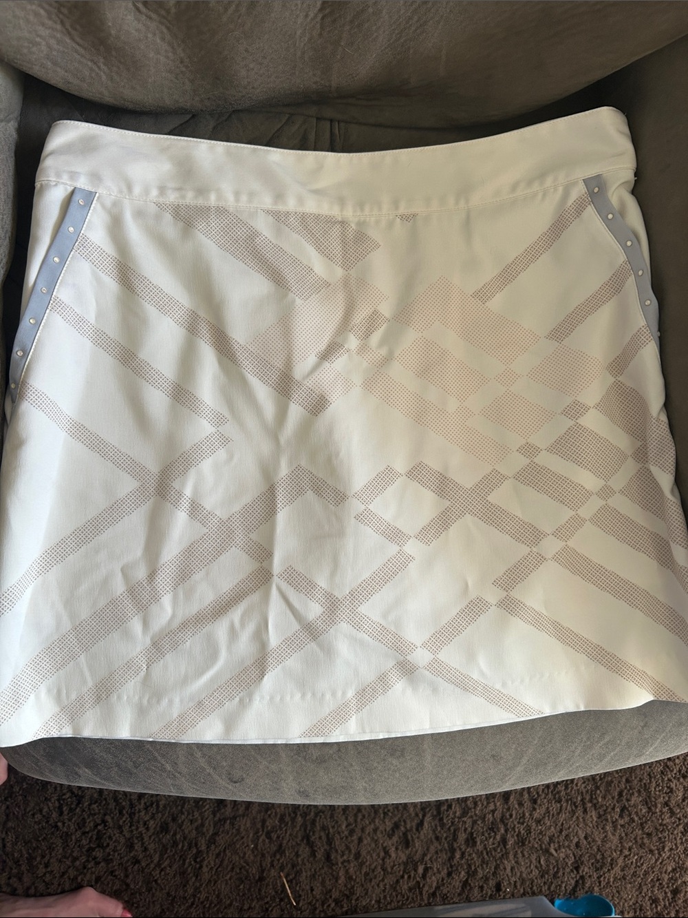 Izod Cream and Gray Athleisure Golf Tennis Stretch Skort 10